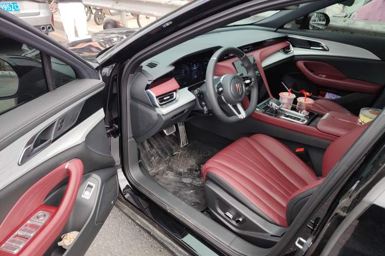 Used Hongqi H5 2025 2.0T Automatic Xuan Ying Edition