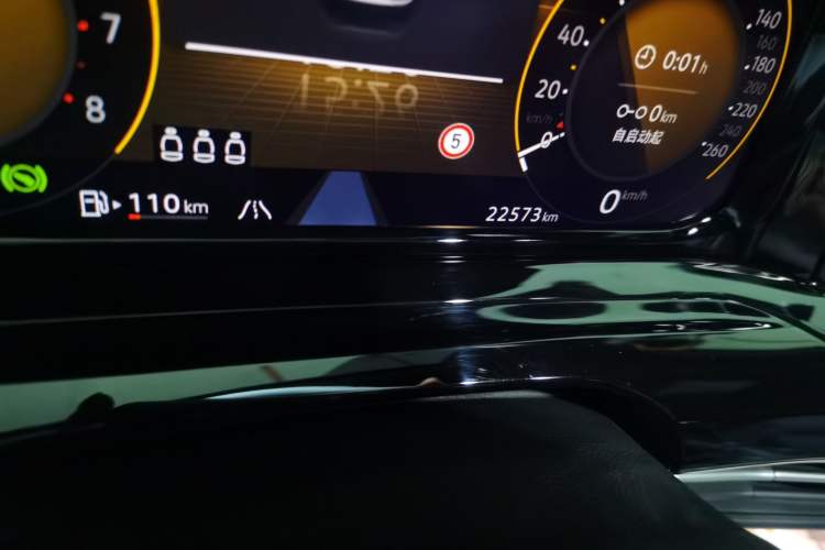 Used Volkswagen Golf 2021 280TSI DSG R-Line Odometer Close Up