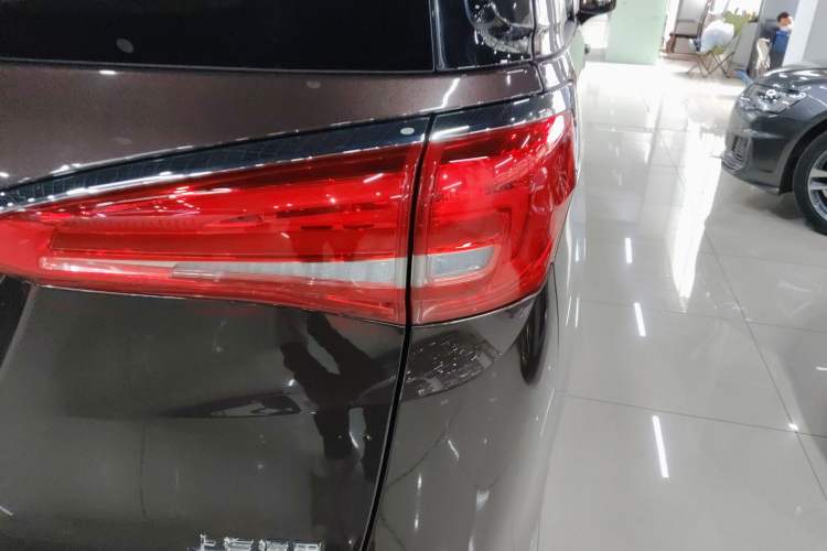 Used Buick GL8 2018 ES 28T Premium Model China VI Standard Right Rear Taillight