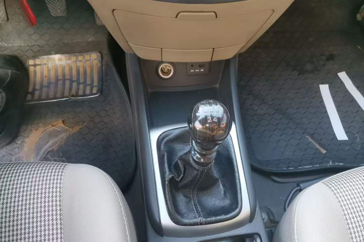 Used Hyundai Celesta 2015 1.6L Manual Comfort Model
