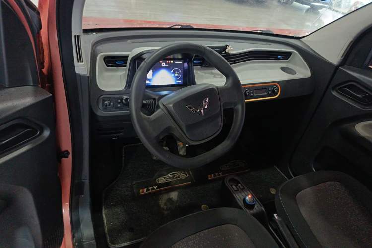 Used Wuling Hongguang MINIEV 2020 Zizai Version Lithium-NMC