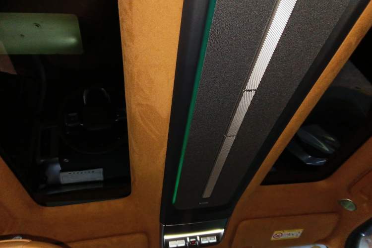 Used iCAR V27 2026 Model 200KM Four-Wheel Drive Falcon 500