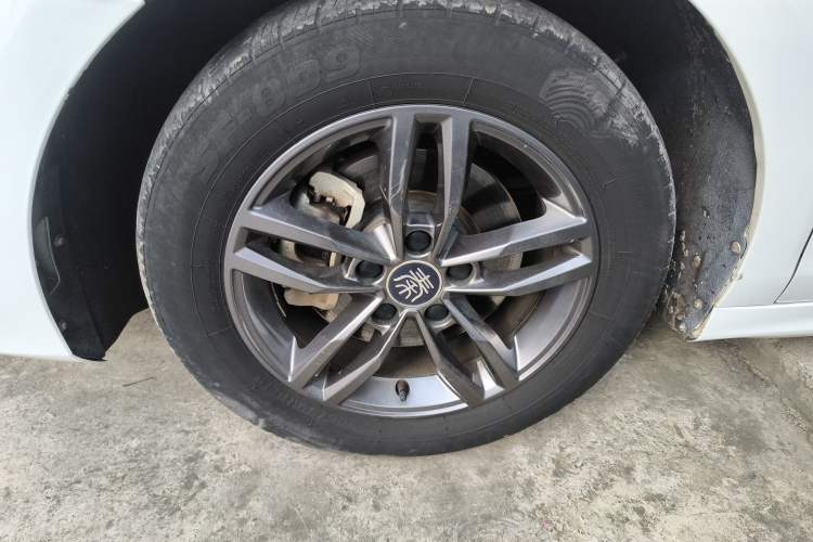 Used BYD Qin Pro 2019 Super Edition 1.5TI Automatic Smart Connect FENGSHANG Model China VI Standard
