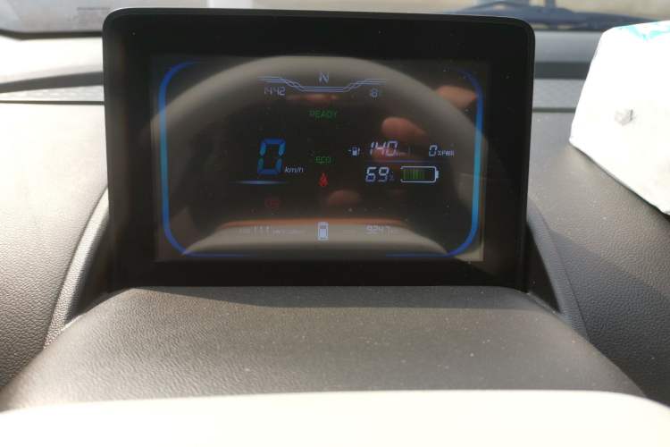 Used CHANGAN NEVO Lumin 2024 205km Orange Wind Edition Odometer Close Up