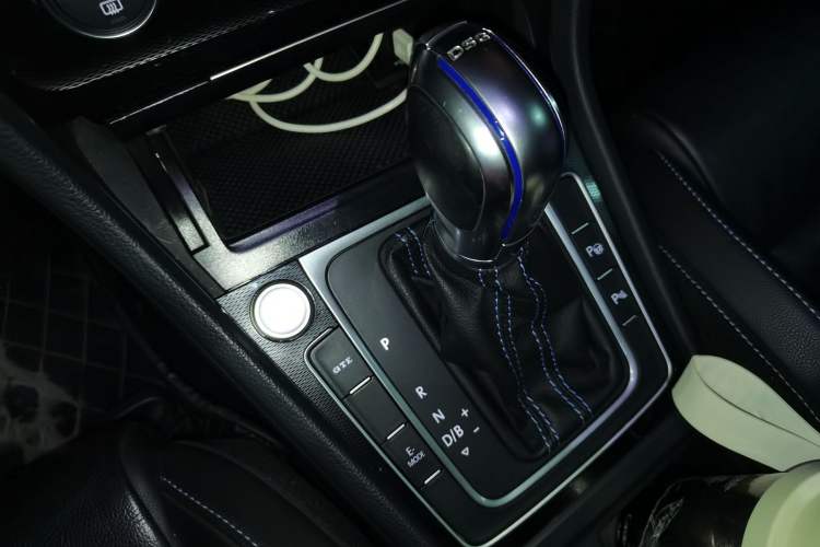 Used Volkswagen Golf New Energy 2015 GTE model Gear Lever