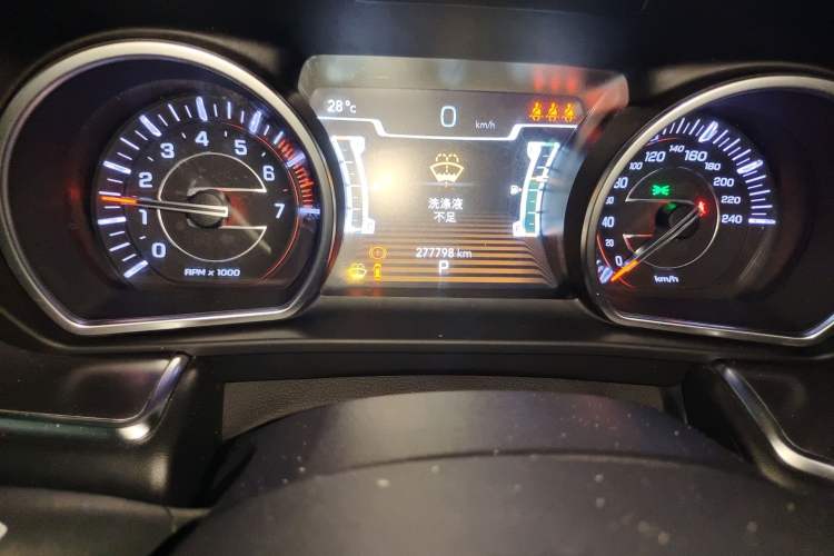 Used Jeep Grand Commander 2018 2.0T Four-Wheel Drive Smart Enjoyment Version China V Emission Standard
