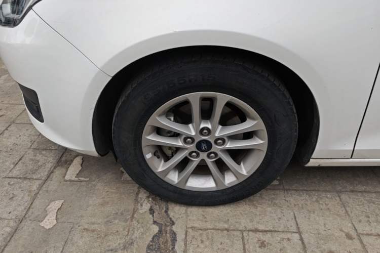 Used Ford Escort 2019 Revised 1.5L Automatic ZhiXiang Version (Tire Pressure Monitoring) China VI Standard Left Front Wheel Hub