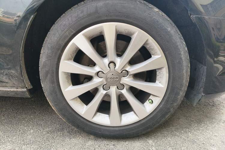 Used Audi A6L 2012 30 FSI Comfort Model Right Front Wheel Hub