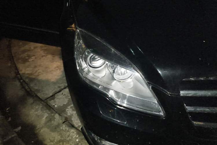 Used Mercedes-Benz R-Class 2010 R 350 L 4MATIC Right Front Headlight