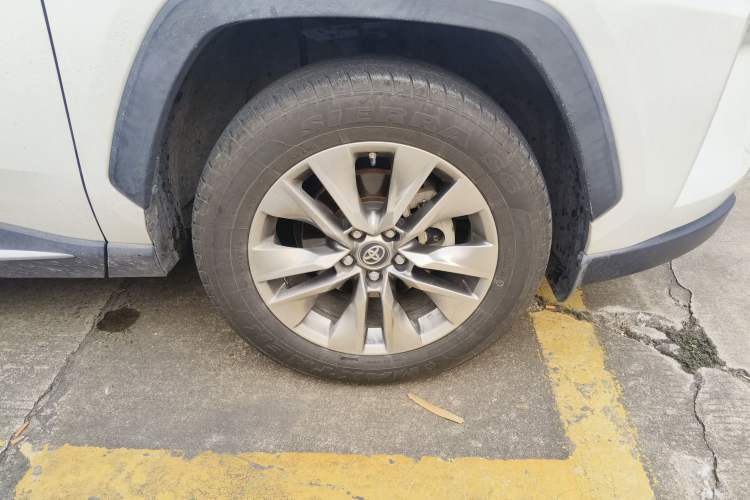 Used Toyota Wildlander 2020 2.0L CVT Two-Wheel Drive Luxury Edition Right Front Wheel Hub