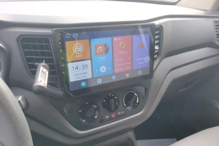 Used Wuling Hongguang V 2022 1.5L Jingqu Edition Electric-Assist LAR Audio And AC Panel