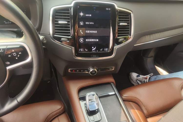 Used Volvo XC90 New Energy 2021 E-Drive Hybrid T8 Luxury Flagship 7-Seater Audio And AC Panel