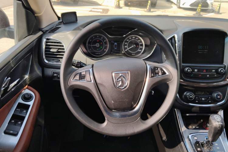 Used Baojun 560 2016 1.8L iAMT Elite Edition