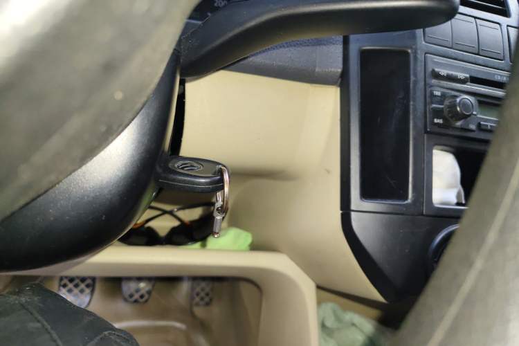 Used Volkswagen Polo 2006 Jingqu 1.4L Manual - Elegant Edition
