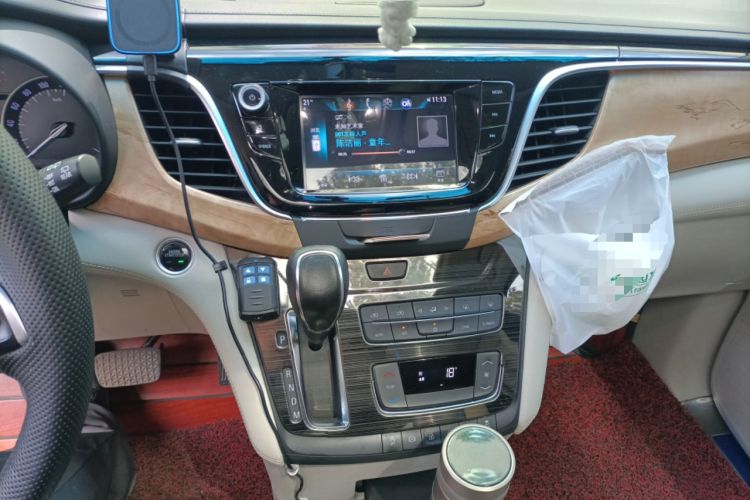 Used Buick GL8 2017 ES 28T Comfort Model China V Standard Audio And AC Panel