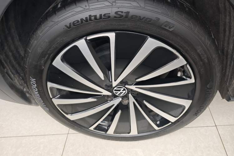 Used Volkswagen ID.4 X 2023 Ultra-Intelligent Long-Range Version
