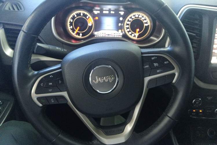 Used Jeep Cherokee 2017 2.4L Leading Smart Edition