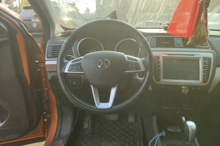 Used BAIC Senova X65 2015 2.0T Automatic Elite Model
