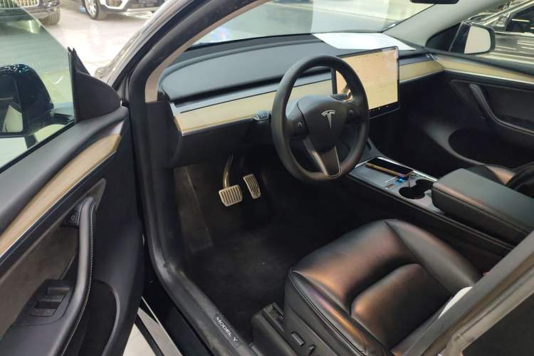Used Tesla Model Y 2022 Rear-Wheel-Drive Version
