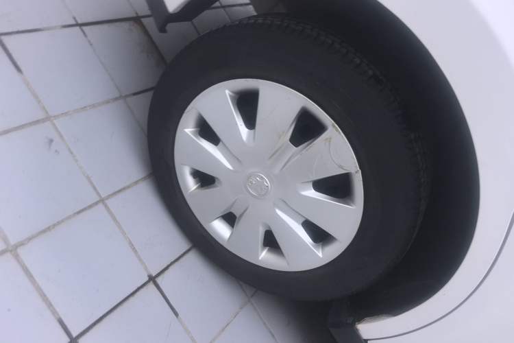 Used Venucia R50 2016 1.6L Automatic Elite Edition
