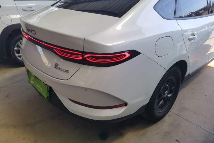Used BYD Qin PLUS 2025 DM-i Smart Drive 55KM Leading Model Right Rear Taillight