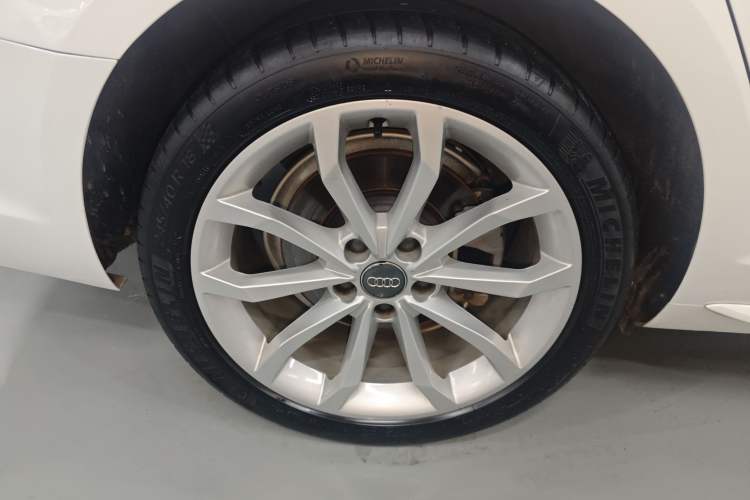 Used Audi A4L 2018 30th Anniversary Edition 40 TFSI Fashion Model
