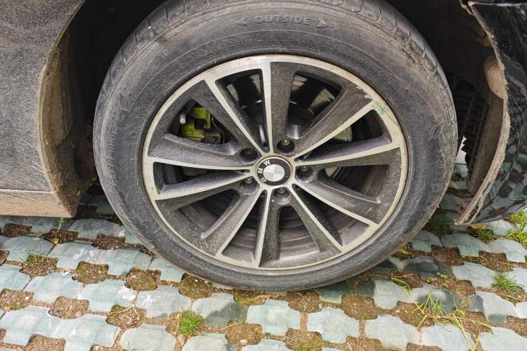 Used BMW 5 Series 2012 523Li Leading Model Right Front Wheel Hub