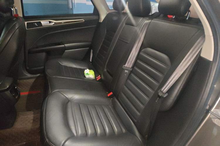 Used Ford Mondeo 2013 2.0L GTDi 200 Luxury Model
