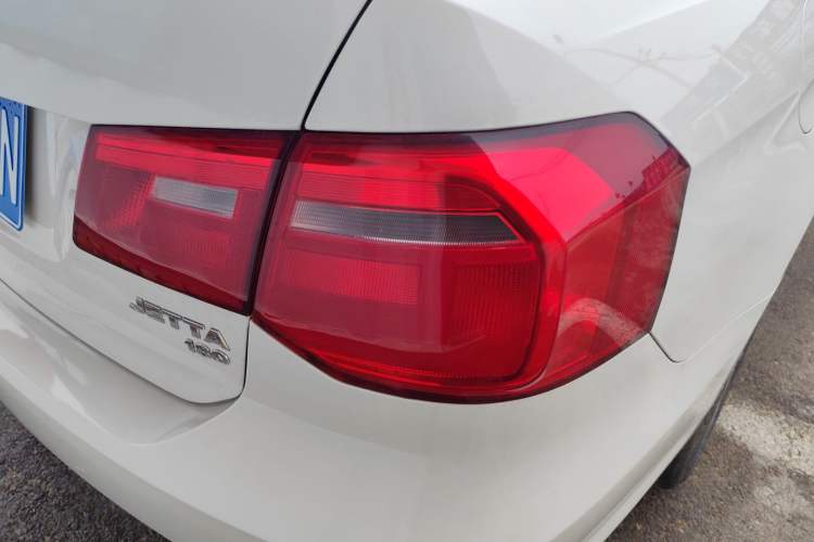 Used Volkswagen Jetta 2015 Value Edition 1.6L Manual Fashionable Style
