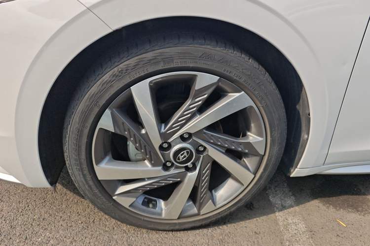 Used Hyundai Mistra 2021 1.8L CVT LUX Premium Edition Left Front Wheel Hub