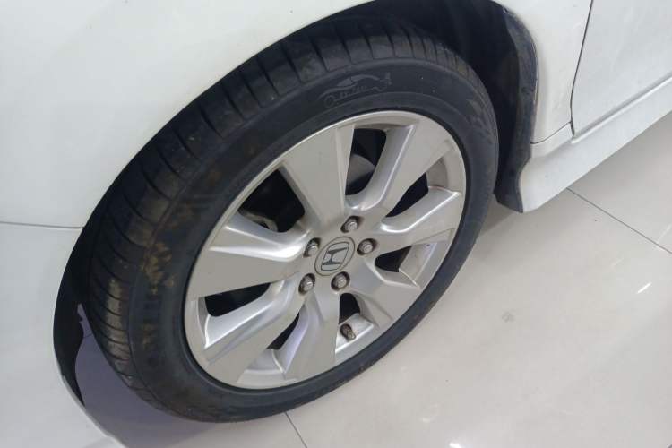 Used Honda Jade 2013 1.8L automatic Comfort version 5 seats Left Front Wheel Hub