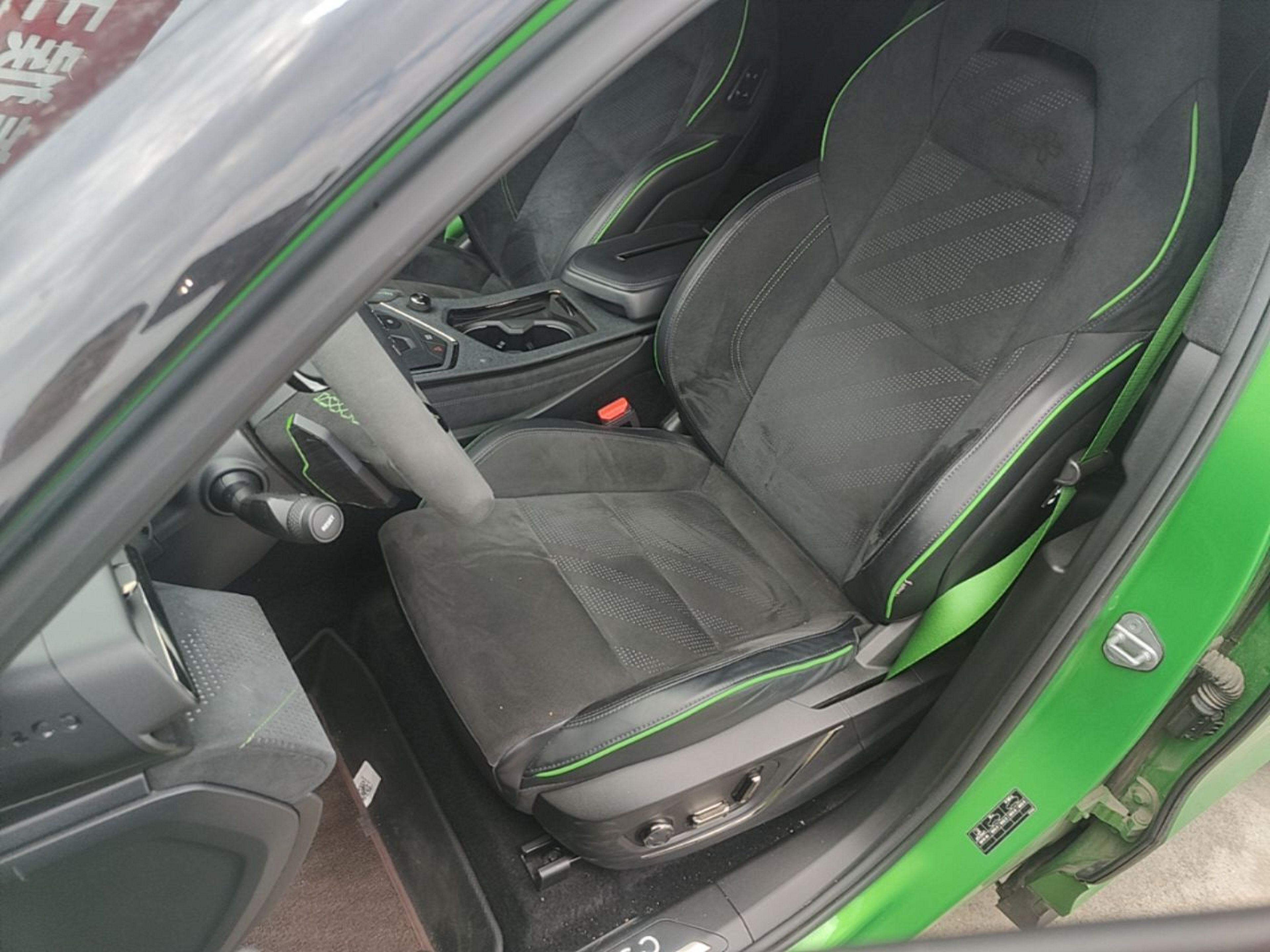 Interior delantero