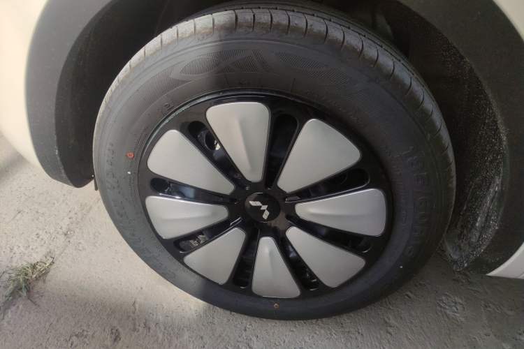 Used Wuling Bingo 2025 333 km Enjoyment Version Left Front Wheel Hub