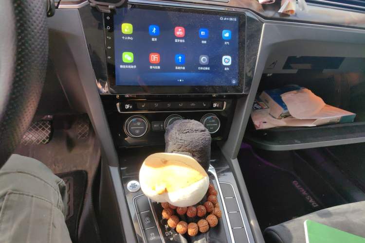 Used Volkswagen Magotan 2017 330TSI DSG Luxury Model Audio And AC Panel