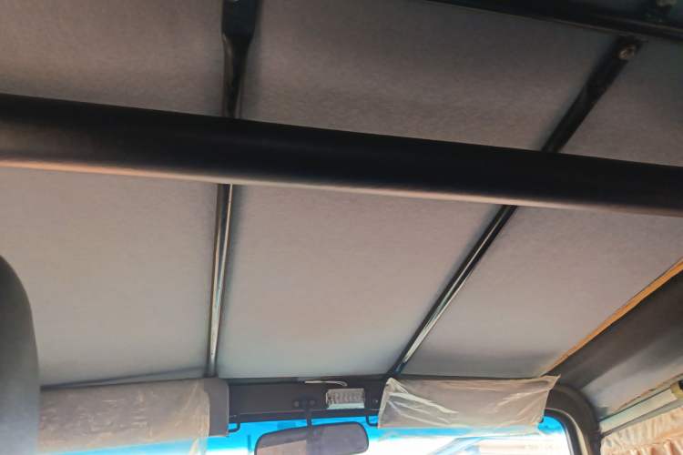 Used BAW 212 Classic 2016 2.0L Triangular Door Four-Wheel Drive Luxury Version China V
