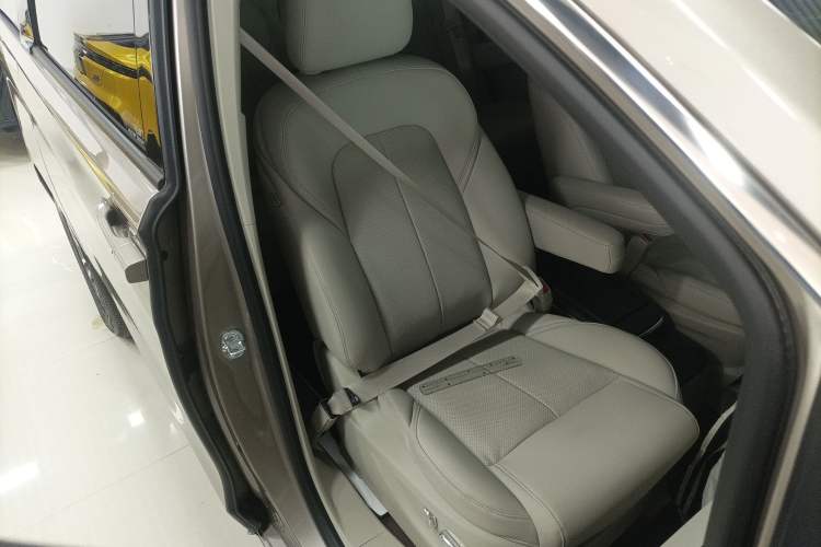 Used Buick GL8 2023 ES Lu Zun Comfort Model
