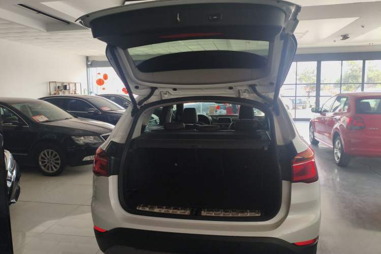 Used BMW X1 2018 xDrive20Li Luxury Edition Trunk