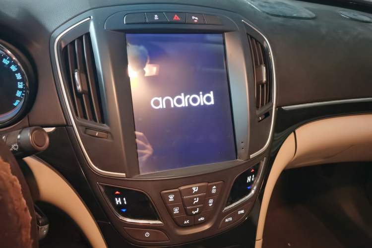 Used Buick Regal 2014 2.0L Leading Fashion Edition Audio And AC Panel