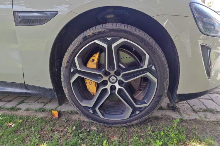 Used Xiaomi Auto SU7 2024 Four-Wheel Drive Ultra-Long Range Advanced Intelligent Driving Max Edition