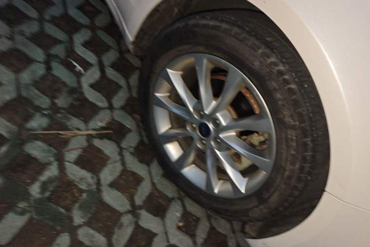 Used Ford Mondeo 2017 EcoBoost 180 Stylish Model Right Front Wheel Hub