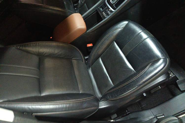 Used GAC Trumpchi GS8 2017 320T Two-Wheel Drive Luxury Smart Connectivity Version (7 Seats)
