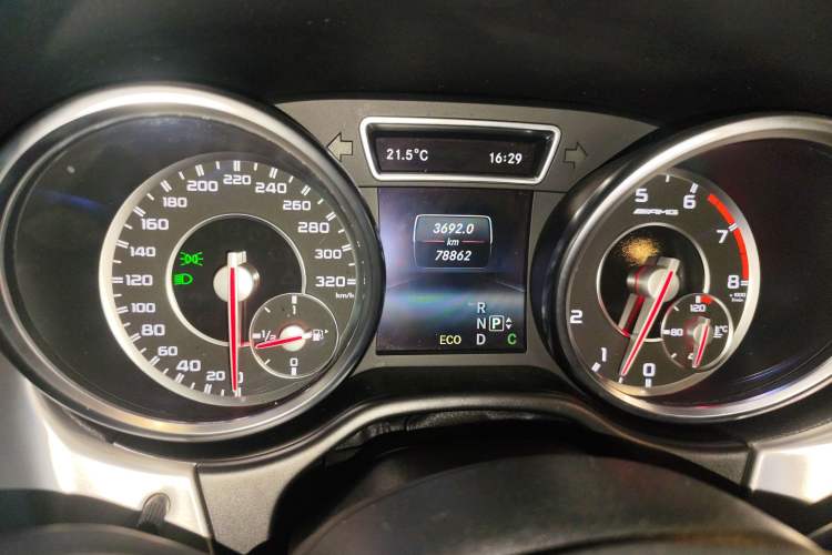 Used Mercedes-Benz M-Class AMG 2014 AMG ML 63 Odometer Close Up