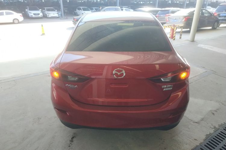 Used Mazda 3 Axela 2016 Sedan 2.0L Automatic Sport Model