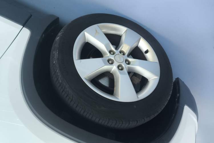 Used Chevrolet Trax 2014 1.4T Automatic Two-Wheel Drive Luxury Model Left Front Wheel Hub