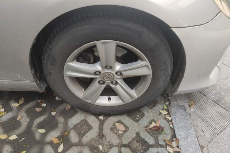 Used Toyota Reiz 2013 2.5V Elite Edition Right Front Wheel Hub