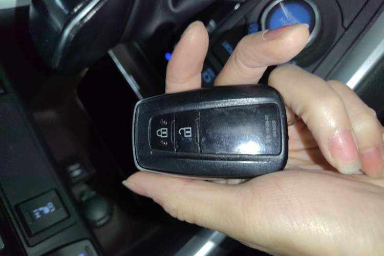 Used Toyota RAV4 2020 2.0L CVT Four-Wheel Drive Prestige Edition