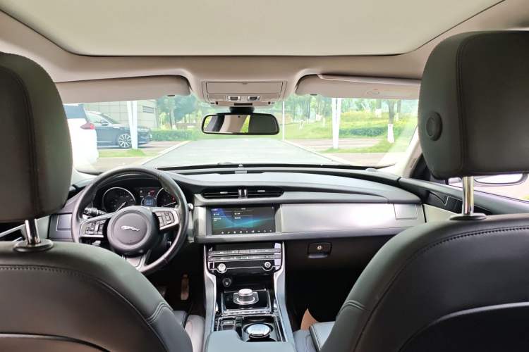 Used Jaguar XFL 2019 XFL 2.0T 200PS Two-Wheel-Drive Luxury Edition
