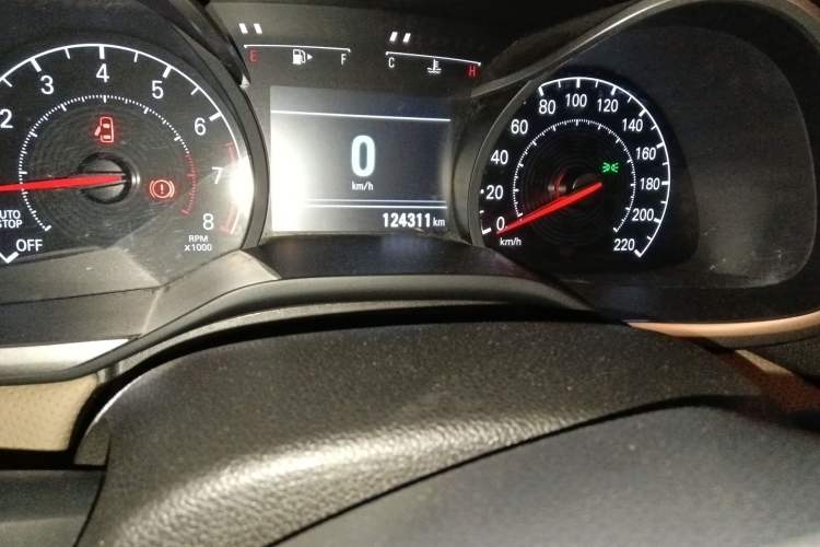 Used Chevrolet Monza 2022 320 Automatic Enjoyment Sunroof Version Odometer Close Up