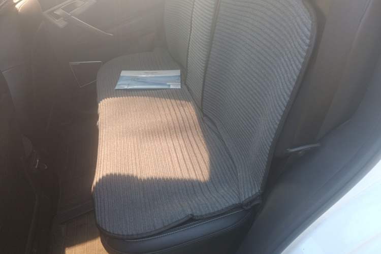 Used Geely Auto Emgrand X7 Sport 2016 1.8TD Automatic ZhiShang Model Left Rear Seat