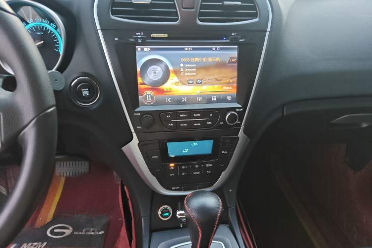 Used GAC Trumpchi GS5 2013 2.0L Automatic Two-Wheel Drive Light Interior Special Edition Audio And AC Panel